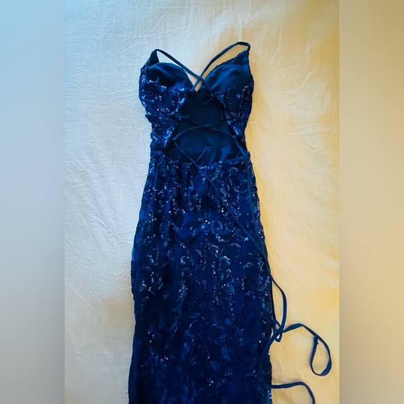 Blue dress - Picture 2 of 3